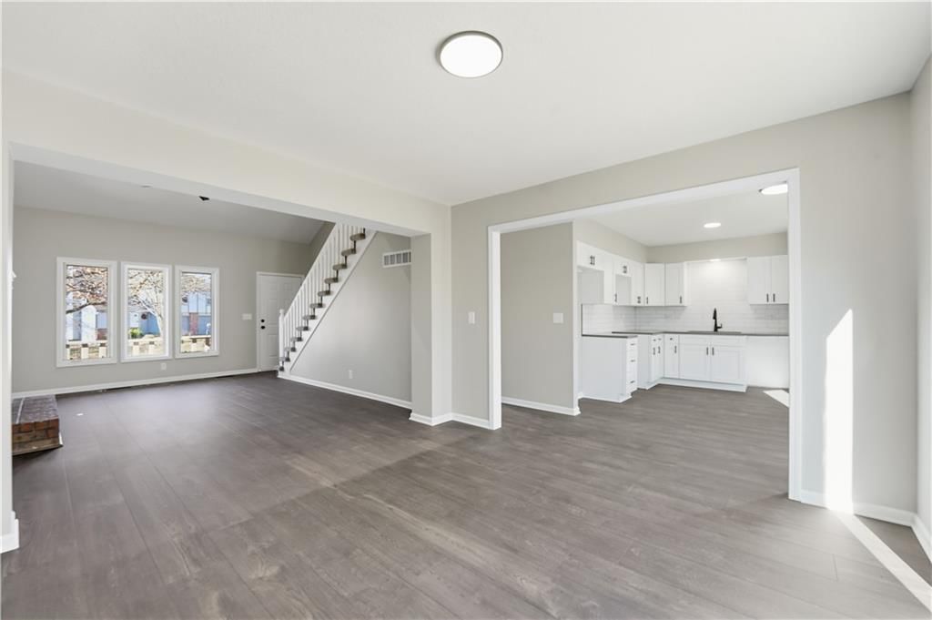 11629-11631 Garnett Street — photo 9