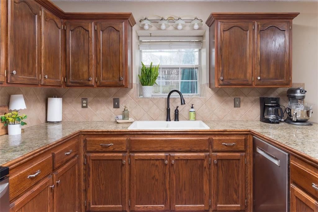 1449 NW Yankee Drive — photo 13