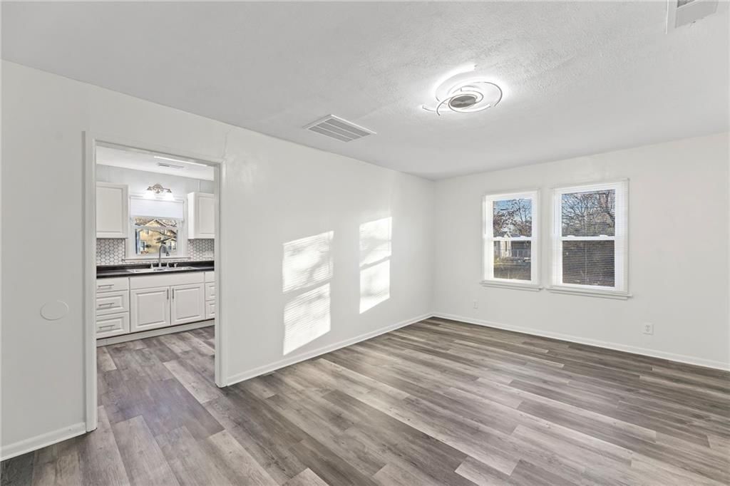 909 S Maple Street — photo 5