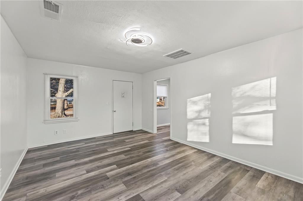909 S Maple Street — photo 14