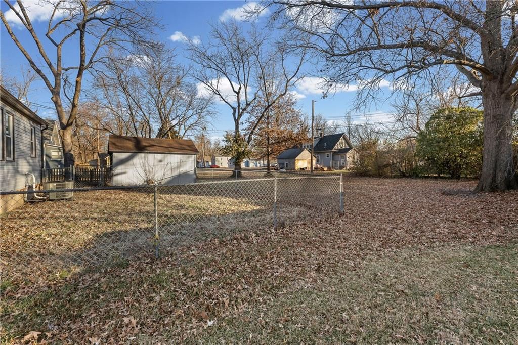 909 S Maple Street — photo 19