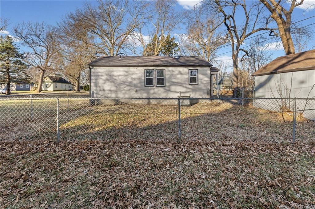 909 S Maple Street — photo 21