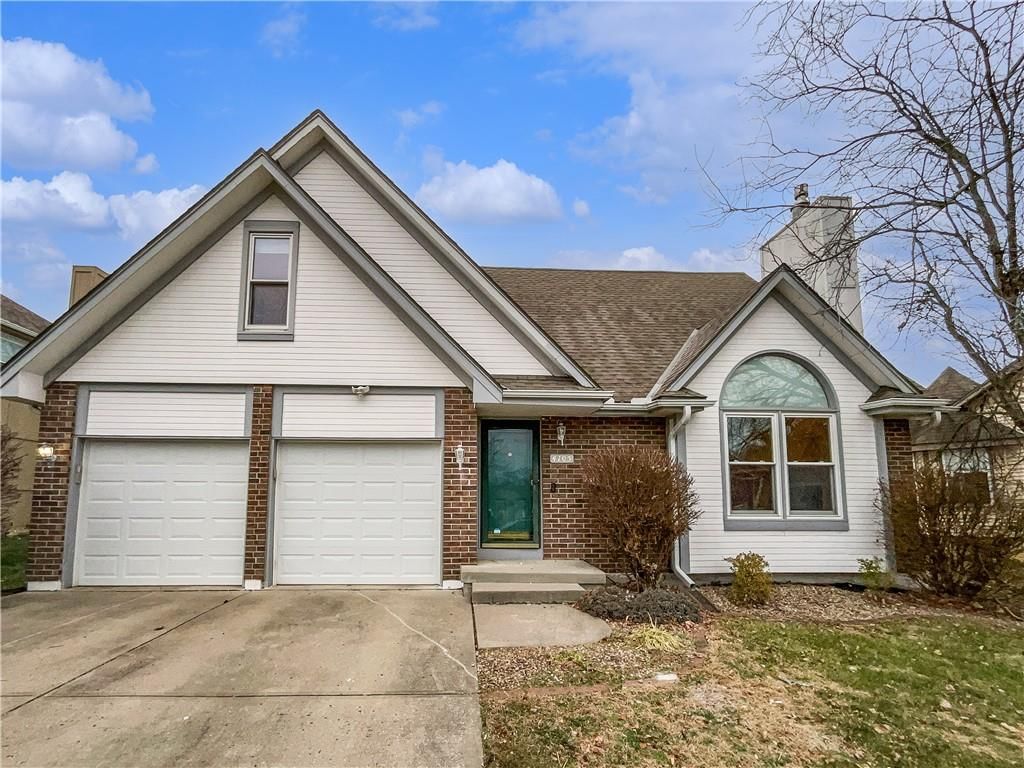 4705 Creek Side Lane, Blue Springs, MO