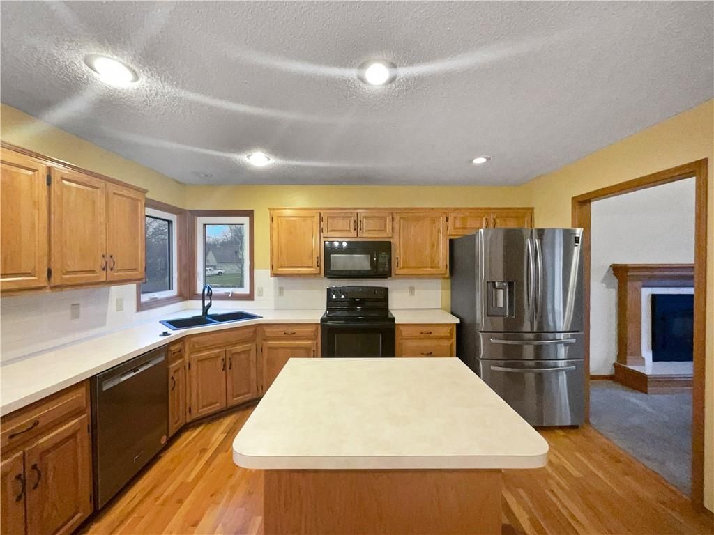 4705 Creek Side Lane — photo 2