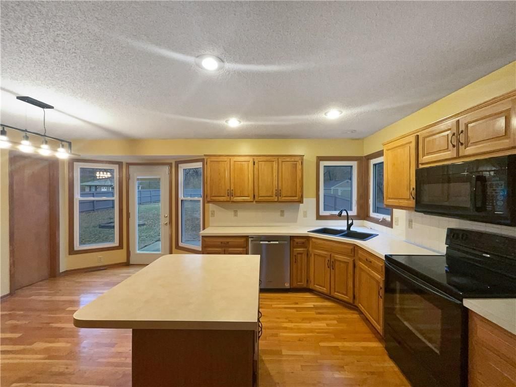 4705 Creek Side Lane — photo 13