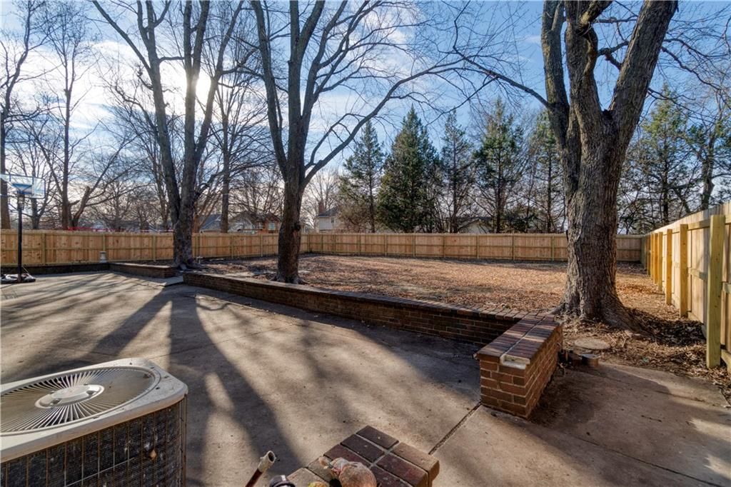 1401 E Oxford Place — photo 43