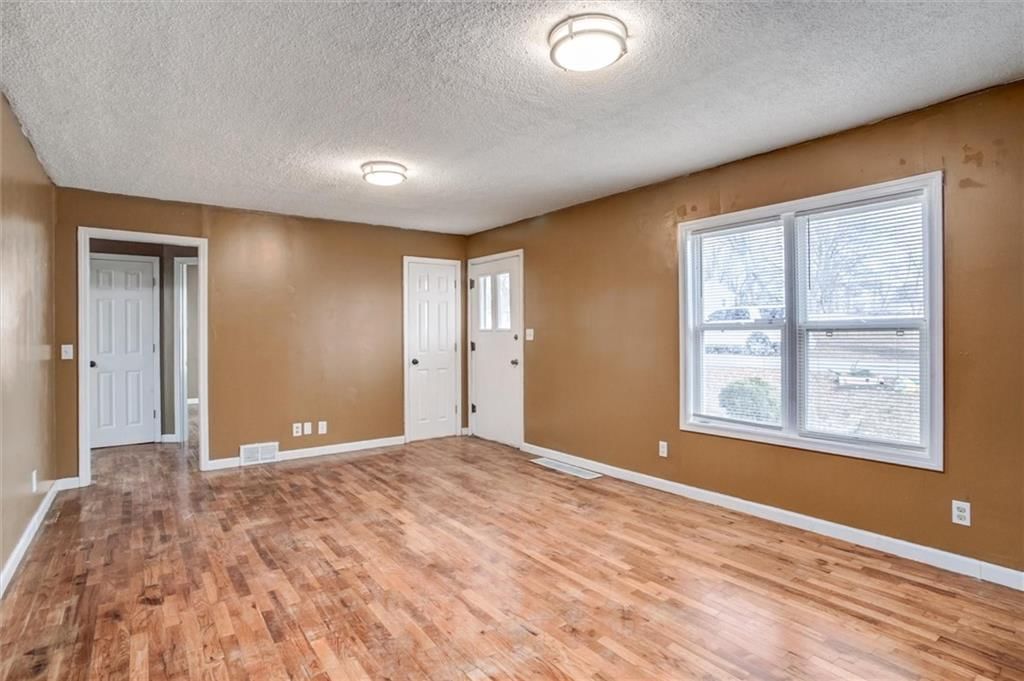 4928 N Topping Avenue — photo 3