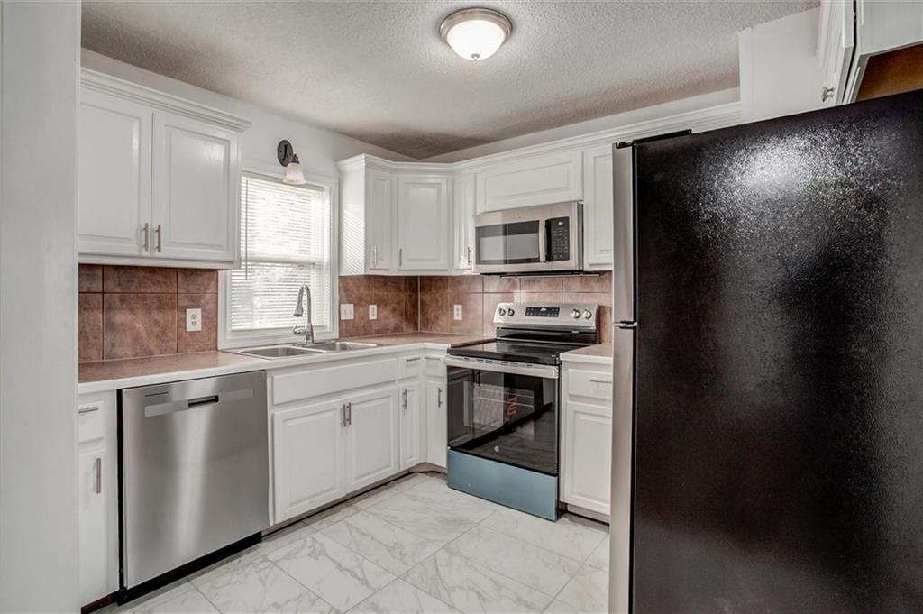4928 N Topping Avenue — photo 5