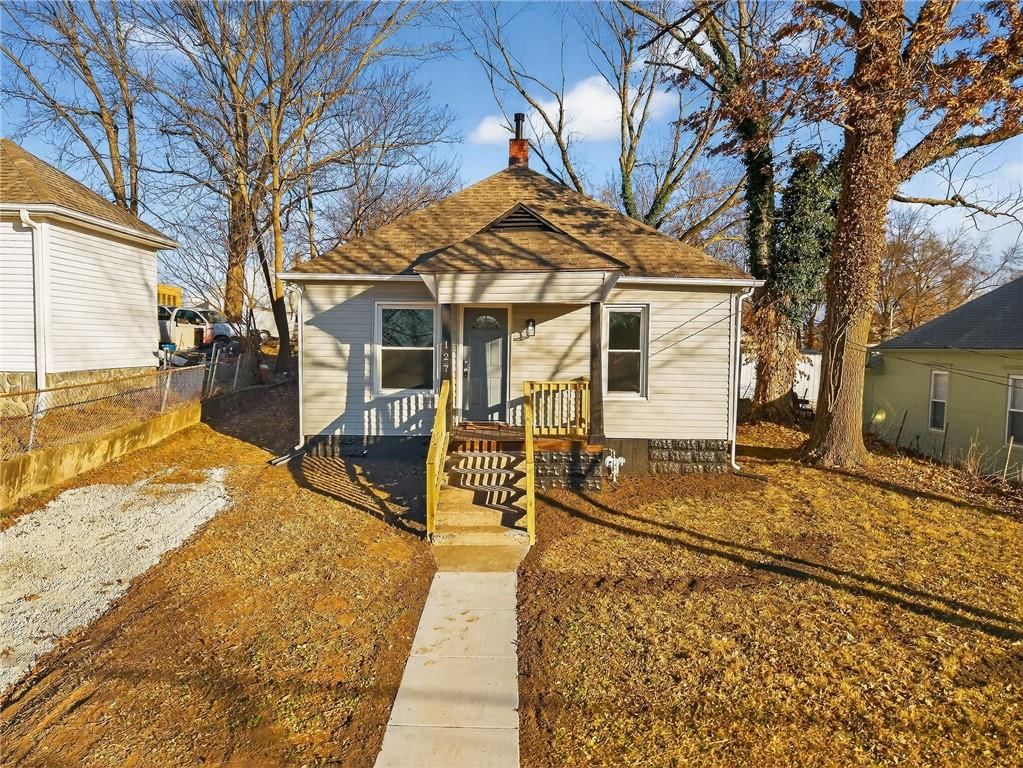 127 S Neconi Avenue, Bonner Springs, KS