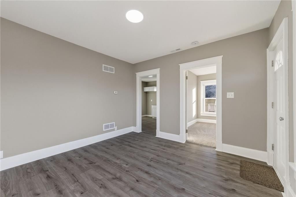 127 S Neconi Avenue — photo 8