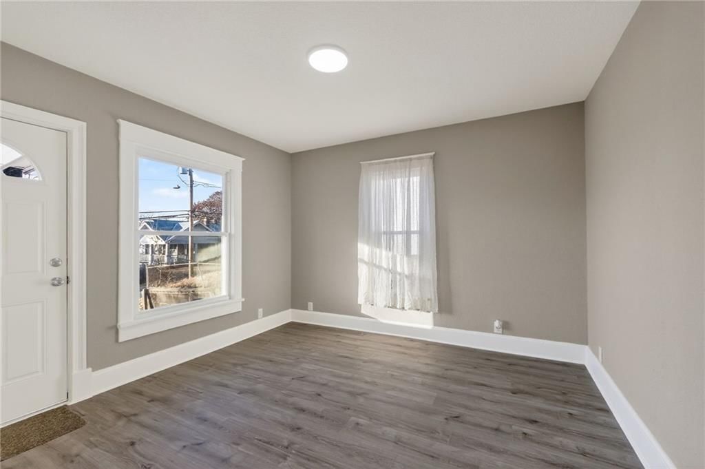 127 S Neconi Avenue — photo 9