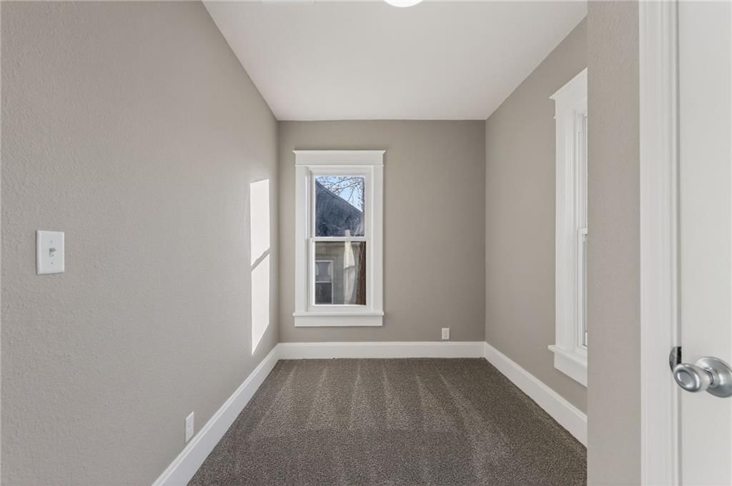 127 S Neconi Avenue — photo 10