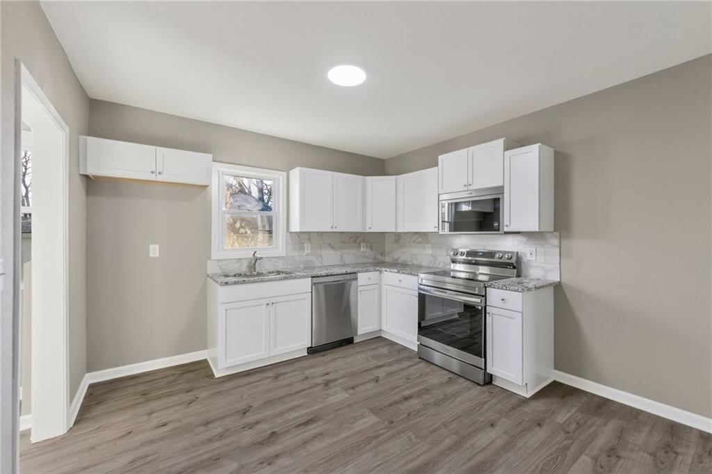 127 S Neconi Avenue — photo 13