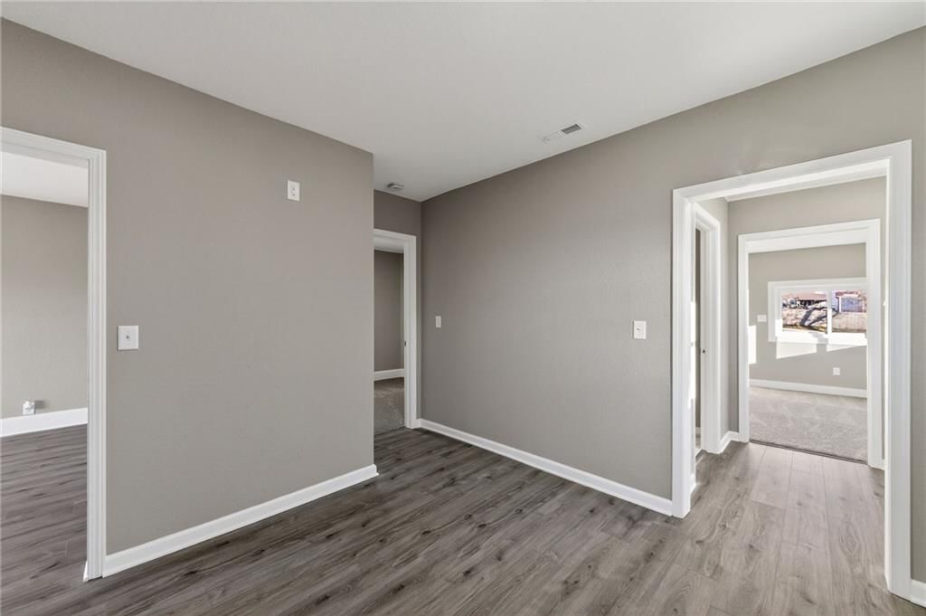 127 S Neconi Avenue — photo 15