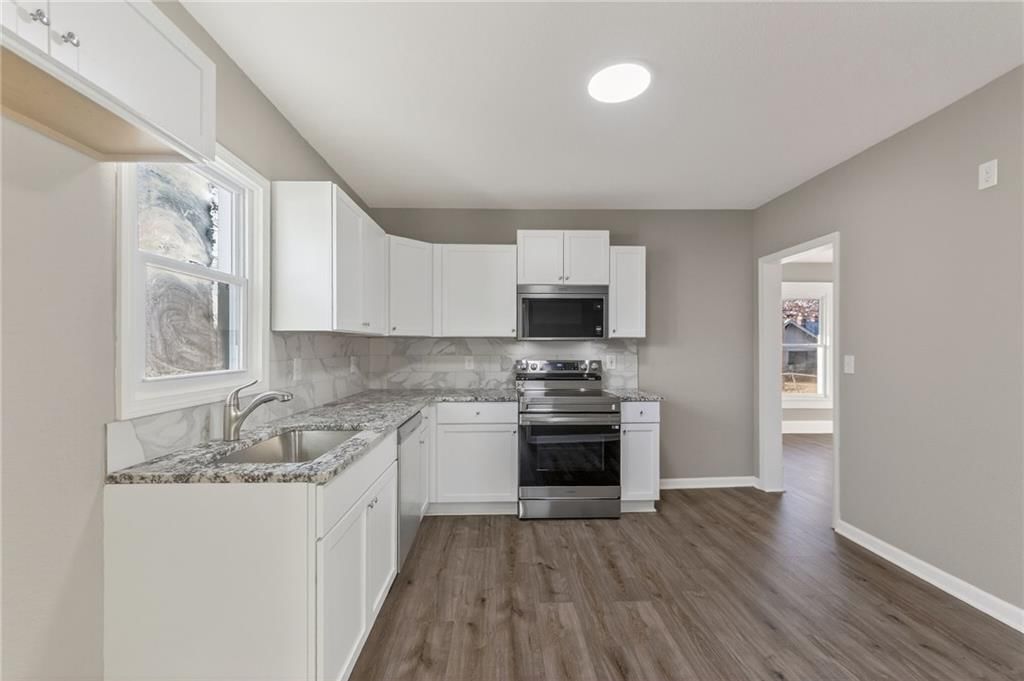 127 S Neconi Avenue — photo 16