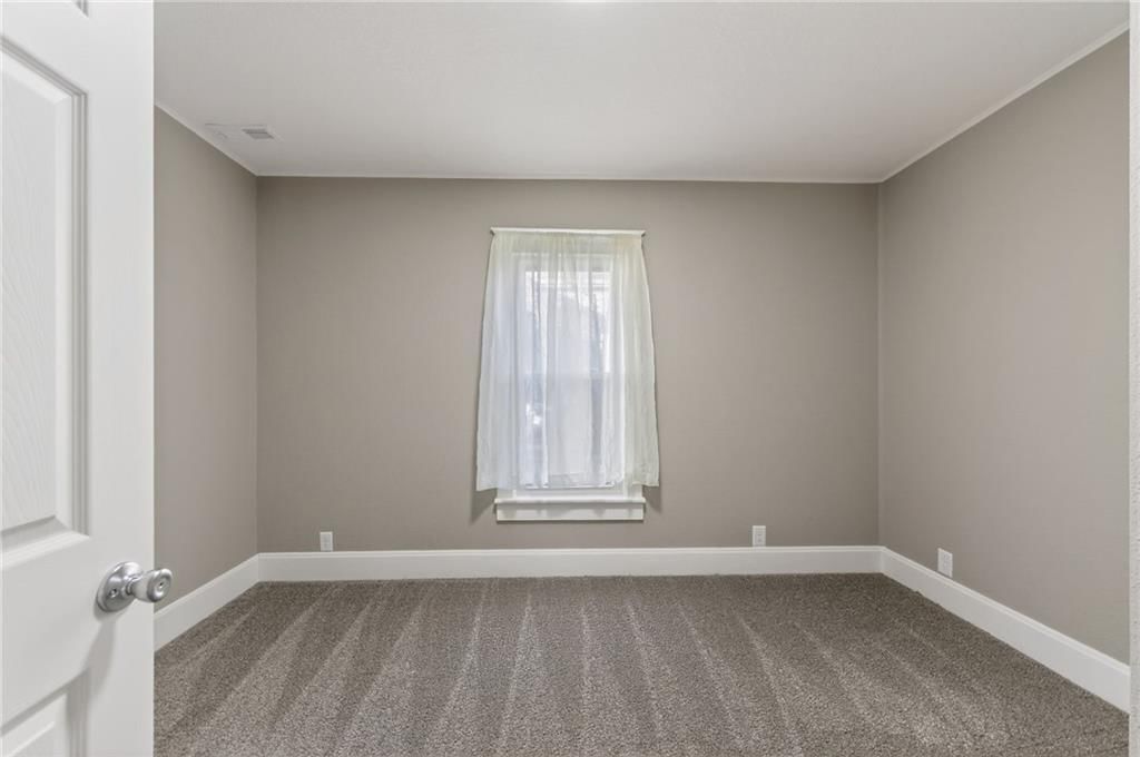 127 S Neconi Avenue — photo 17
