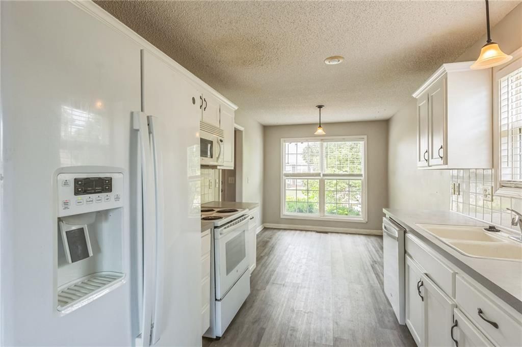 1010 N Clinton Street — photo 3