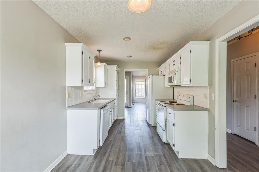 1010 N Clinton Street — photo 4