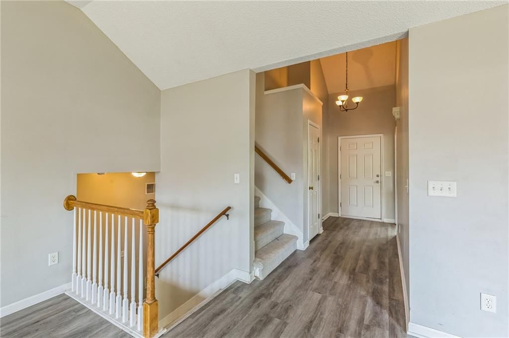 1010 N Clinton Street — photo 5