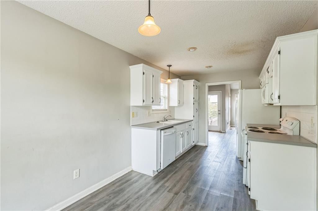 1010 N Clinton Street — photo 6