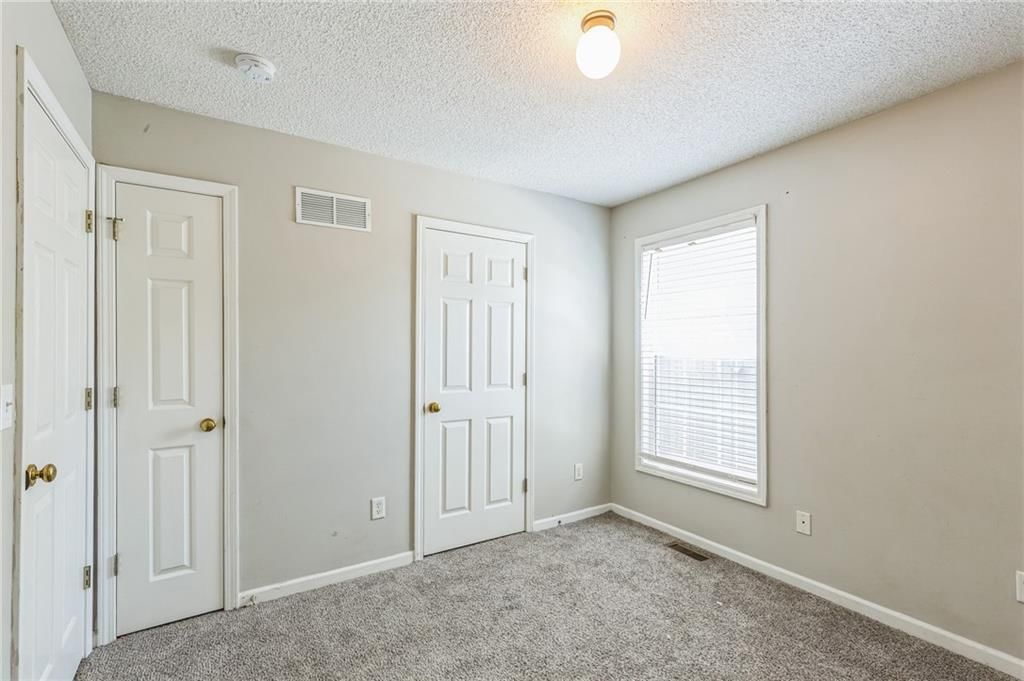 1010 N Clinton Street — photo 9