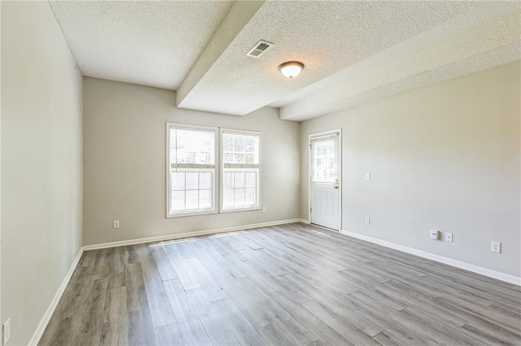 1010 N Clinton Street — photo 12