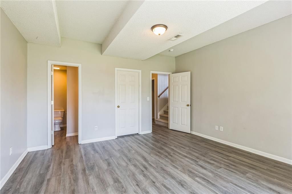 1010 N Clinton Street — photo 13