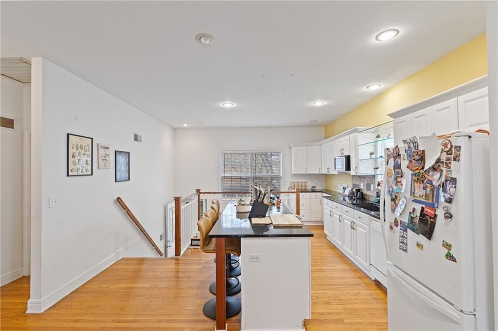 4528 Genessee Street — photo 8