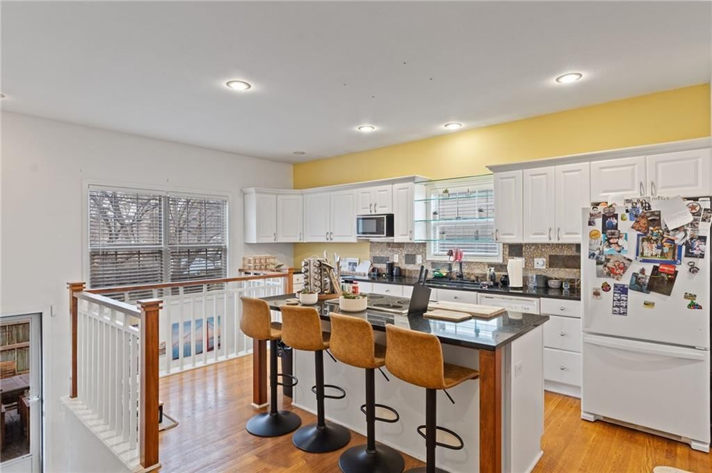 4528 Genessee Street — photo 12