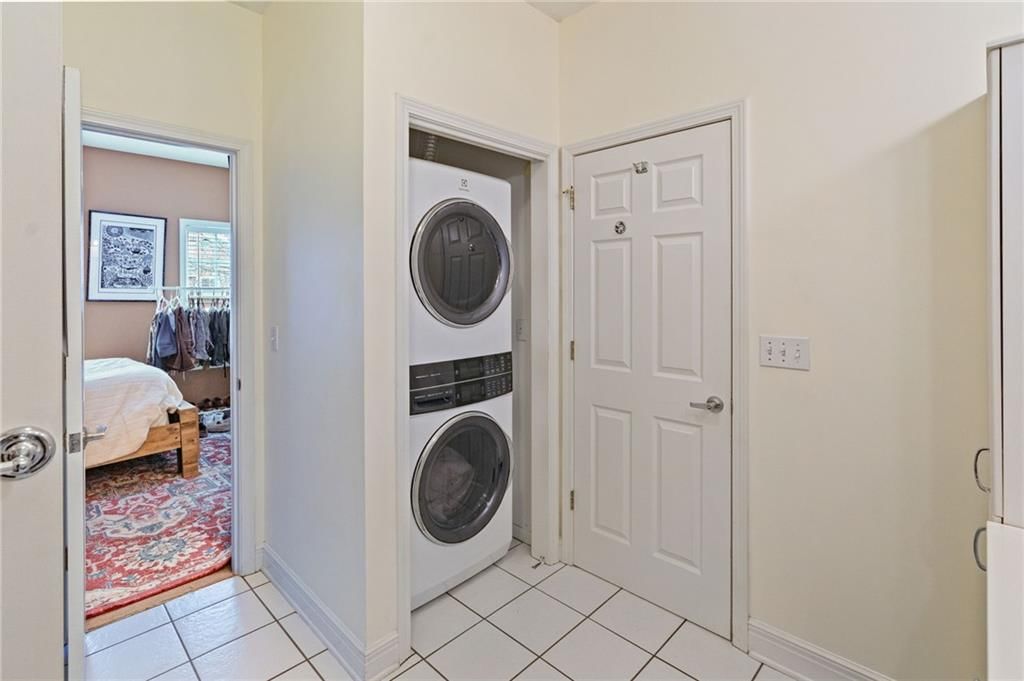 4528 Genessee Street — photo 17