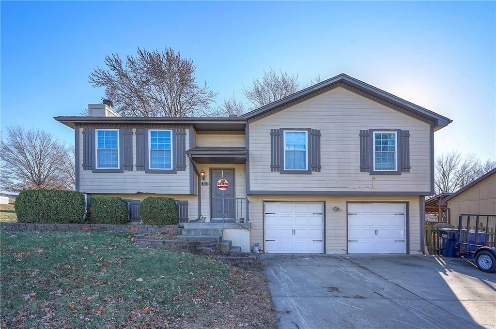 303 SE Bent Tree Drive — photo 2