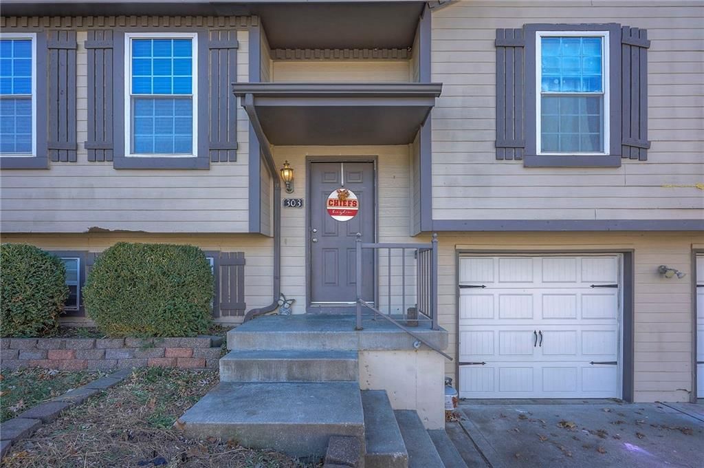 303 SE Bent Tree Drive — photo 4