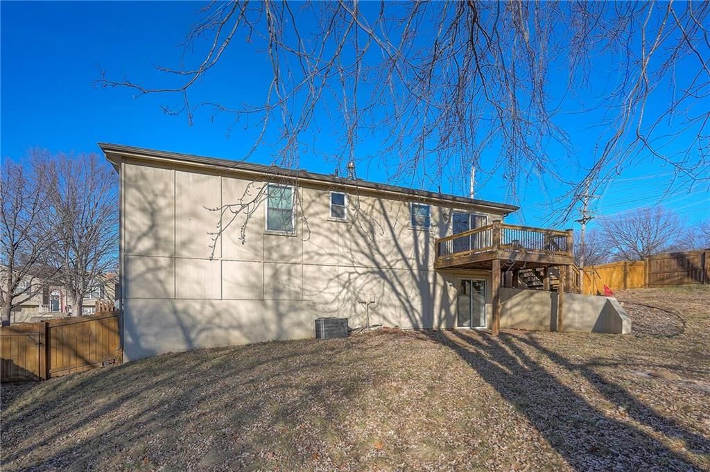 303 SE Bent Tree Drive — photo 32