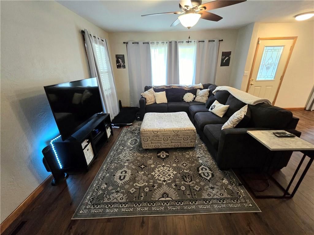 236 S Grand Ave Avenue — photo 4