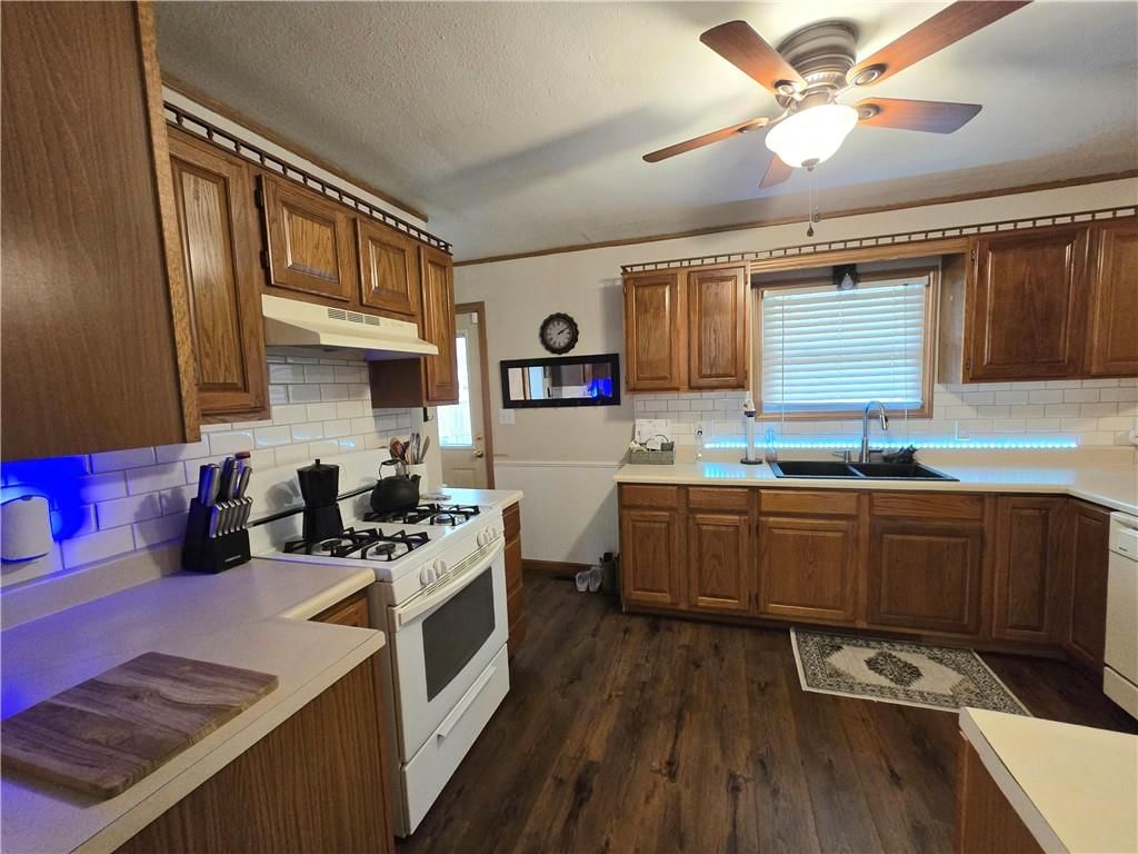 236 S Grand Ave Avenue — photo 13