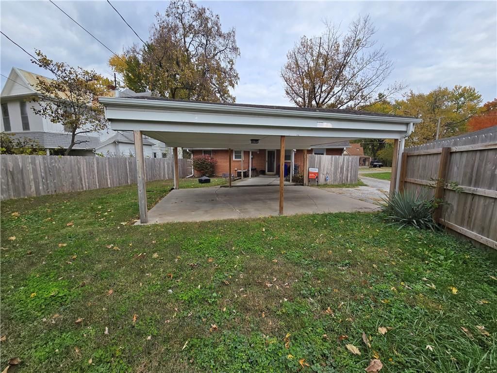 236 S Grand Ave Avenue — photo 23