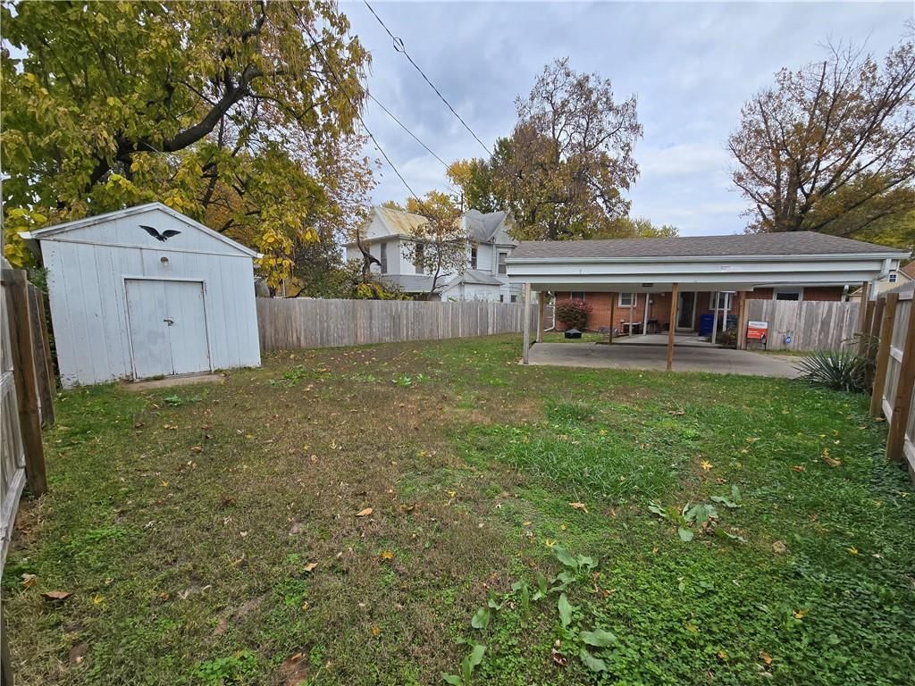 236 S Grand Ave Avenue — photo 24
