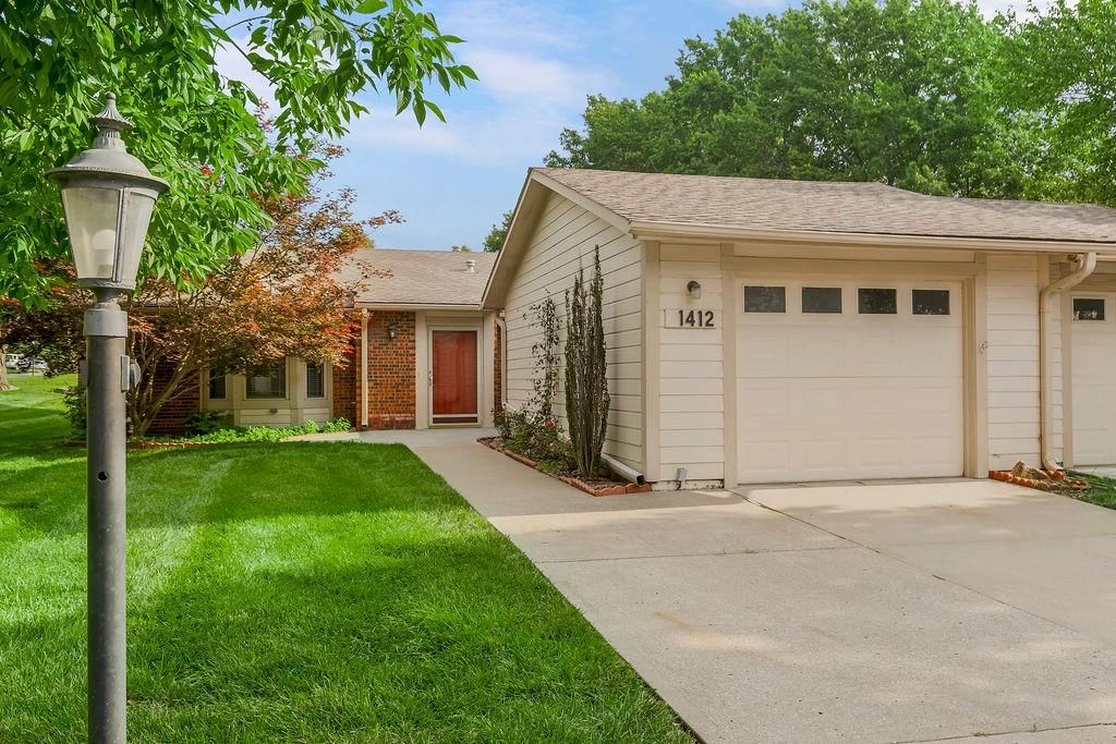 1412 W Stone Boulevard — photo 2