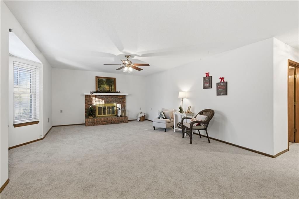 1412 W Stone Boulevard — photo 6