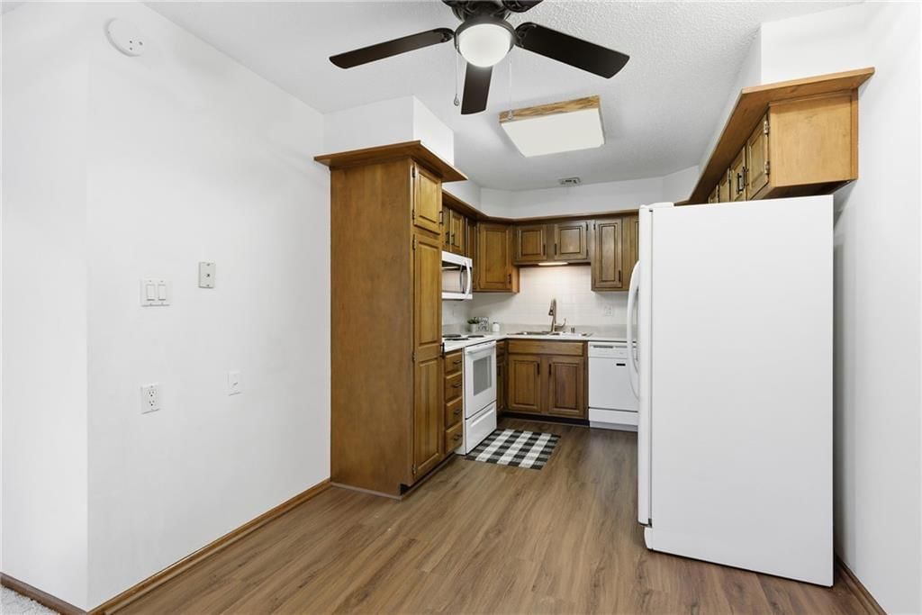 1412 W Stone Boulevard — photo 15