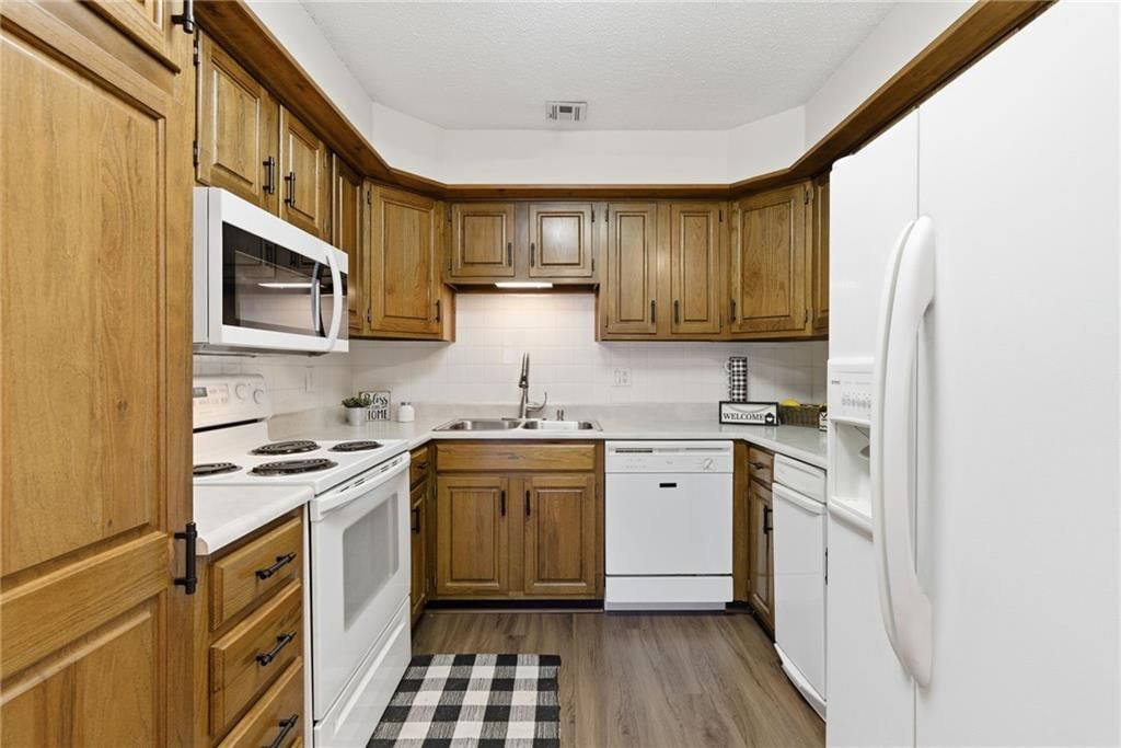 1412 W Stone Boulevard — photo 16