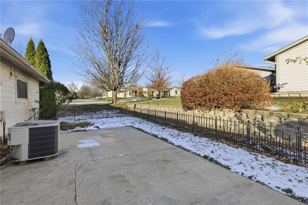 1412 W Stone Boulevard — photo 30