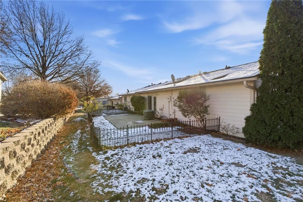 1412 W Stone Boulevard — photo 32