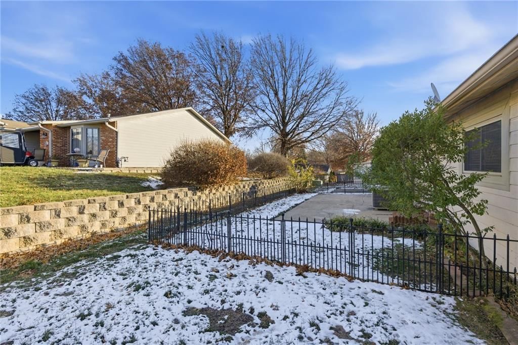1412 W Stone Boulevard — photo 33
