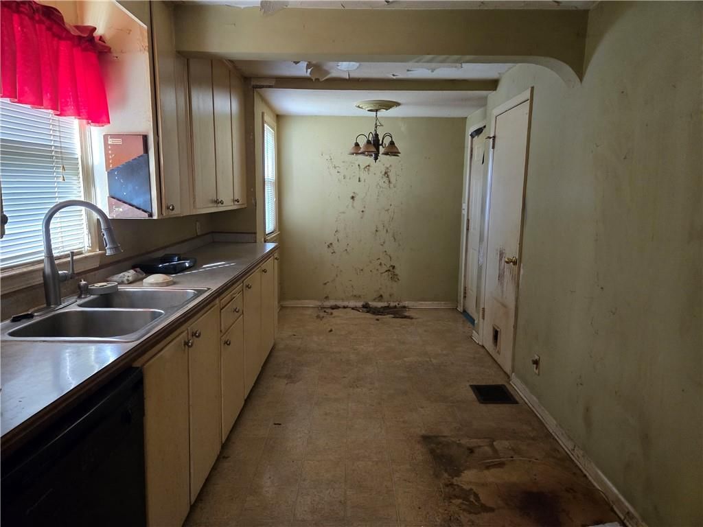 9107 Charlotte Street — photo 7