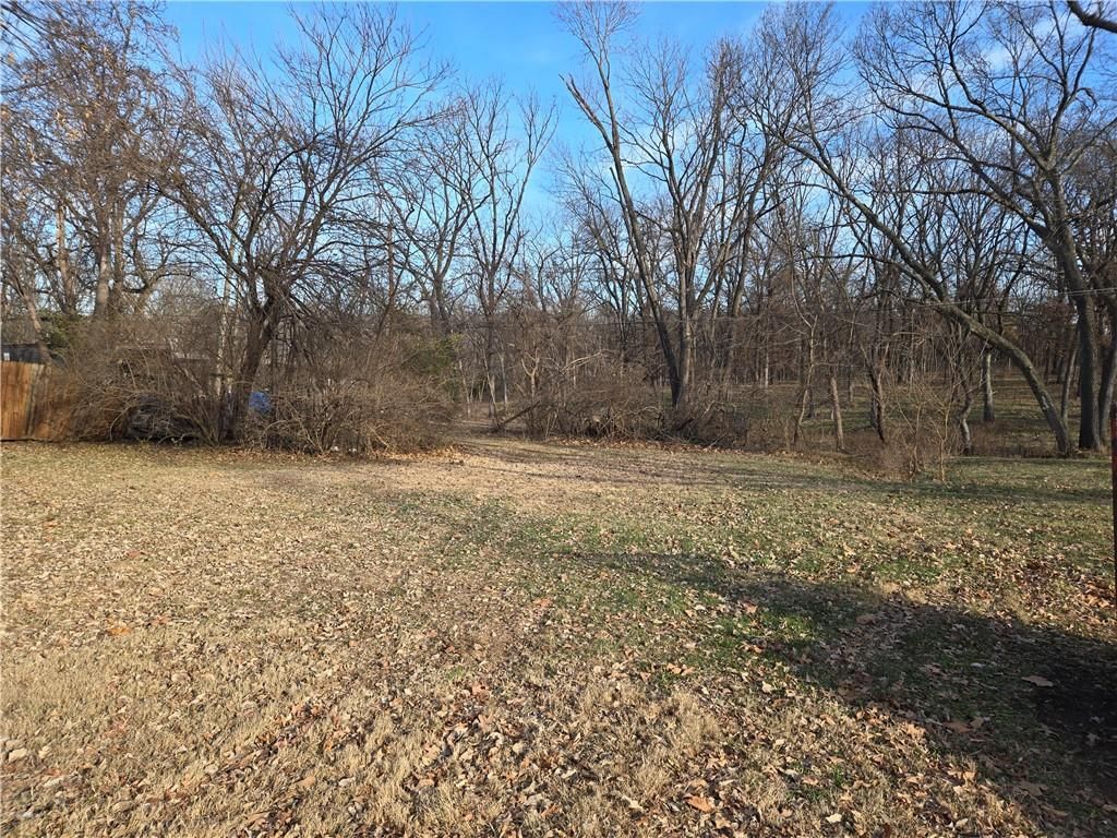9107 Charlotte Street — photo 14