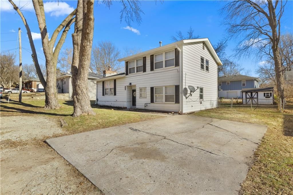 1929 S Crescent Avenue — photo 2
