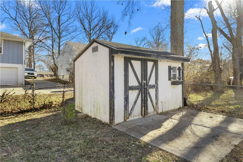 1929 S Crescent Avenue — photo 16