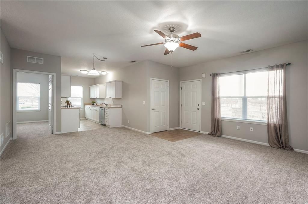 11751 S Roundtree Street — photo 4