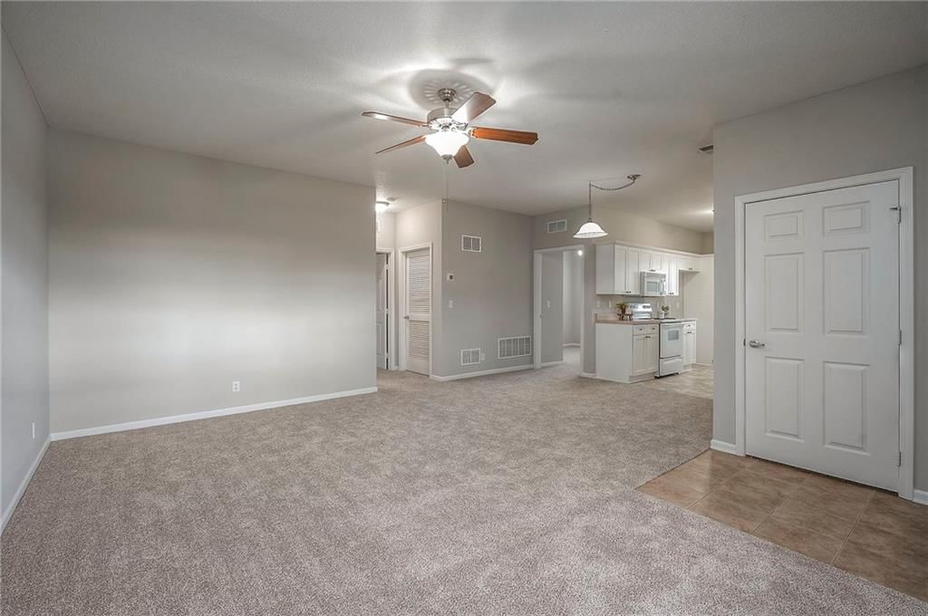 11751 S Roundtree Street — photo 6